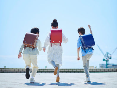 卒業後のランドセルはどうしてる？寄付やリメイクなど、処分方法を一挙にご紹介