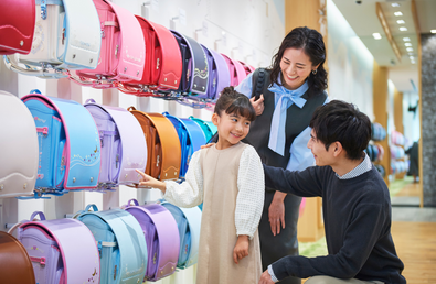 ランドセルは誰が買うもの？父方・母方どちらの祖父母？気になる話題を解説