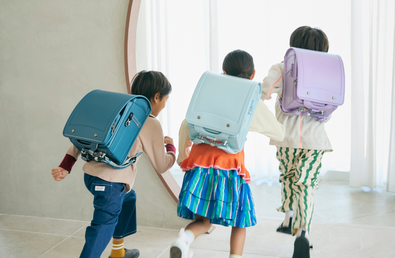 “単に軽い”だけで選ばないで！正しいランドセル選びは“軽く☆☆☆機能”が大切です