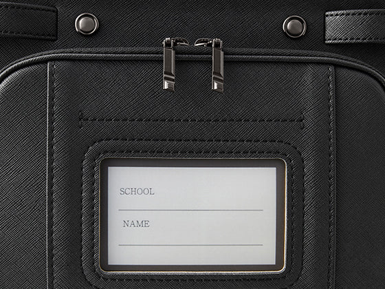 前ポケットの手縫い風ステッチがワンポイント