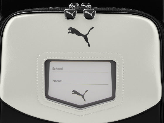 前ポケットは、生地の切り替えがポイント