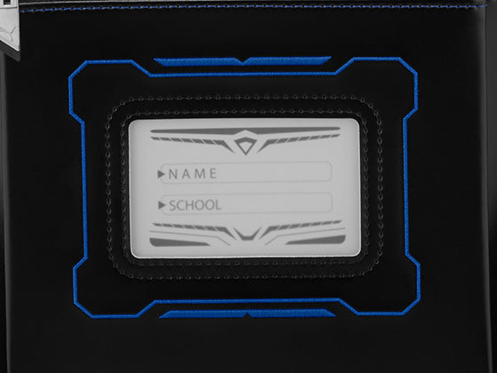 前ポケットには、アクセントカラーを使った刺しゅう