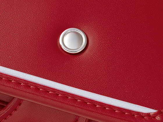 ボタン調のシンプルな 飾り鋲