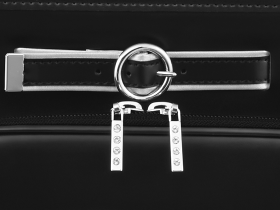 高級感のあるクリスタル・ガラスの引き手。 