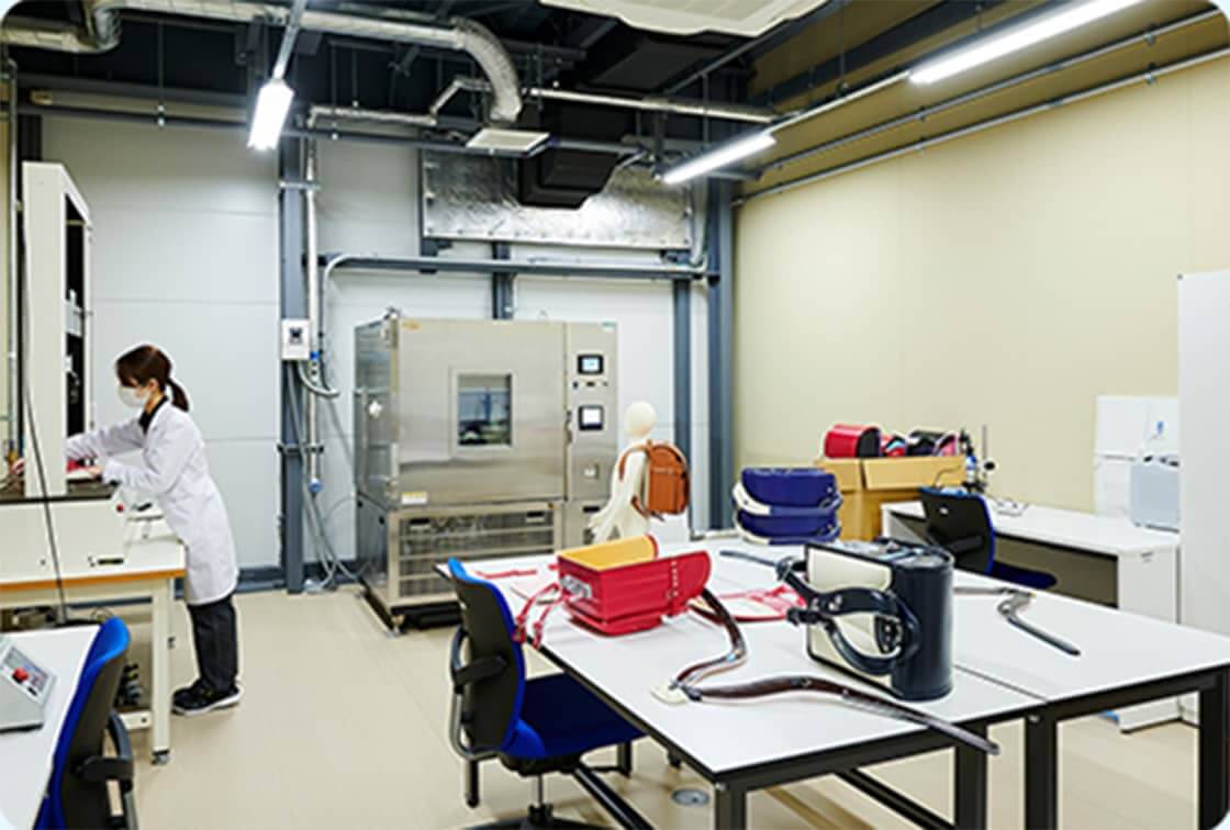 お客さまにも従業員にもやさしいランドセルづくりを求めて